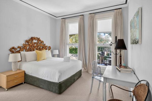 Elegance In Woollahra With Heritage Charm - North Sydney