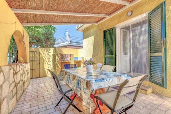 A la foto es mostra l'objecte Casetta Stecchi Mare situat a la ciutat de Capoliveri.