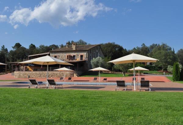 Στη φωτογραφία φαίνεται το αντικείμενο luxury stone villa που βρίσκεται στην πόλη Canet de Adri.