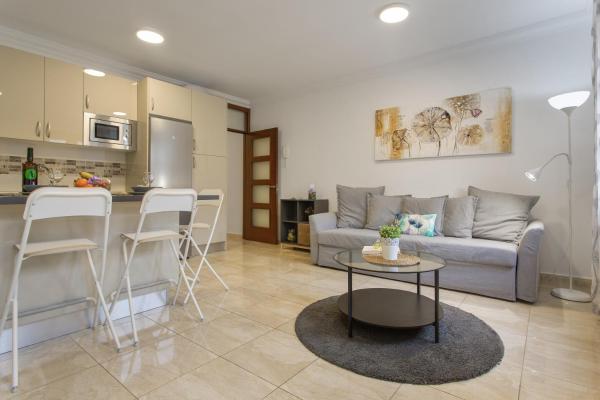 Na zdjęciu widoczny jest obiekt Apartamento Rolycar 204 położony w mieście El Guincho.