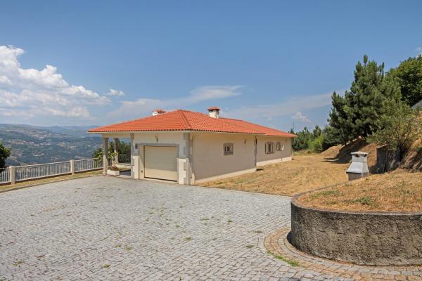 Na fotografii je vidět objekt Sousa's House - Alojamento Local nacházející se ve městě Anreade.