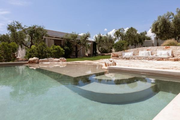 A la foto es mostra l'objecte New Borghetto Formica con piscina situat a la ciutat de Ostuni.