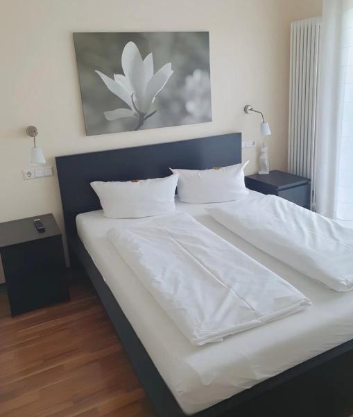 A la foto es mostra l'objecte Hotel Sonnenhof situat a la ciutat de Dietenheim.