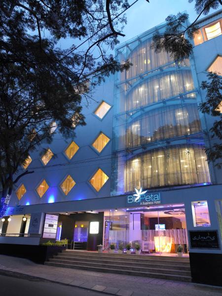 A la foto es mostra l'objecte Blu Petal - A Business Hotel situat a la ciutat de Kormangala.