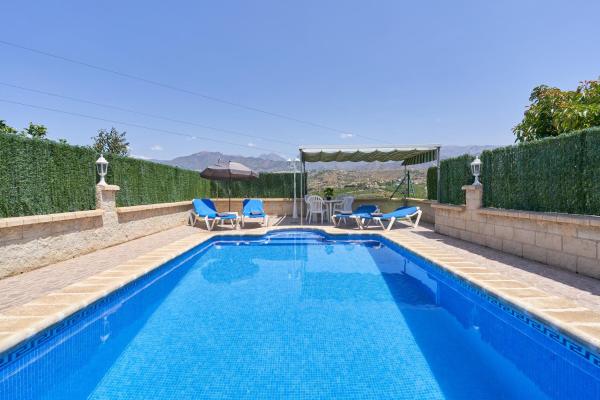 A la foto es mostra l'objecte Villa Angeles Nerja situat a la ciutat de Nerja.