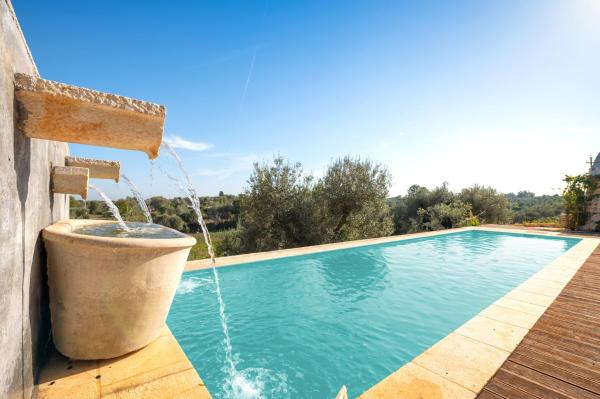 A la foto es mostra l'objecte Lamia with pool situat a la ciutat de Ostuni.