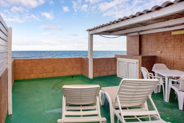 A la foto es mostra l'objecte Las Sales Duplex situat a la ciutat de Moya.
