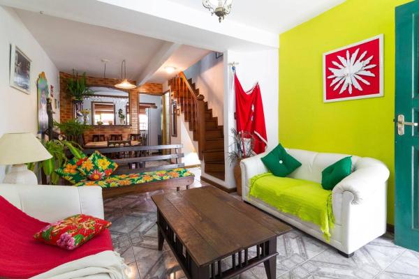 A la foto es mostra l'objecte Casa Charmosa situat a la ciutat de Parati.