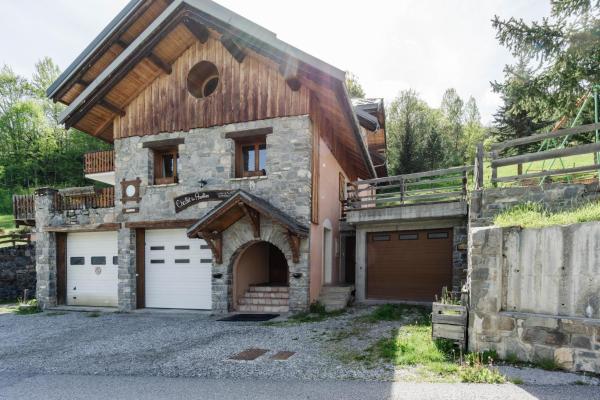 A la foto es mostra l'objecte Edelweiss situat a la ciutat de Valloire.