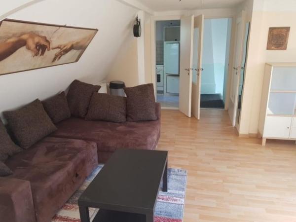 A la foto es mostra l'objecte Haus Mara situat a la ciutat de Emden.