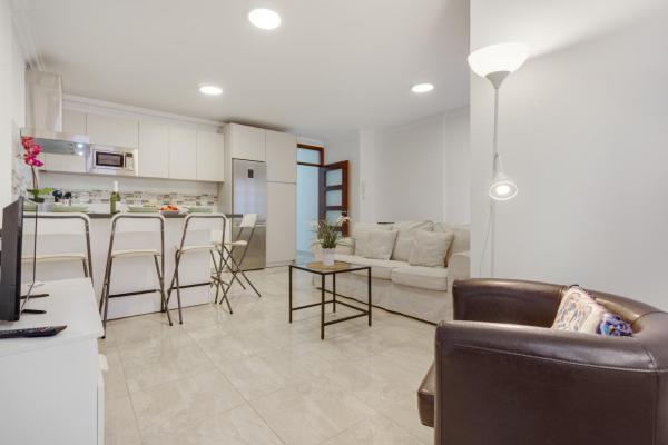 Na zdjęciu widoczny jest obiekt Apartamento Rolycar 102 położony w mieście El Guincho.