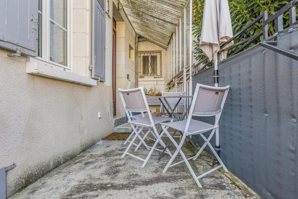 A la foto es mostra l'objecte Le Relax 41 situat a la ciutat de Thésée.