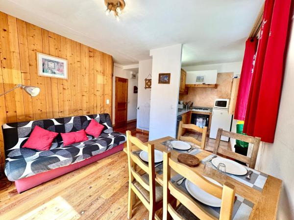 A la foto es mostra l'objecte Cemilia Chalet l'étoile des cîmes situat a la ciutat de Ristolas.