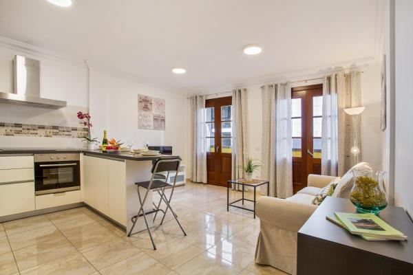 Na zdjęciu widoczny jest obiekt Apartamento Rolycar 103 położony w mieście El Guincho.