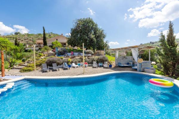 A la foto es mostra l'objecte Finca Las Nuevas Casa Maria Arriba situat a la ciutat de Álora.
