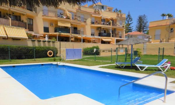 Family Friendly Patio And Poolview - Torremolinos
