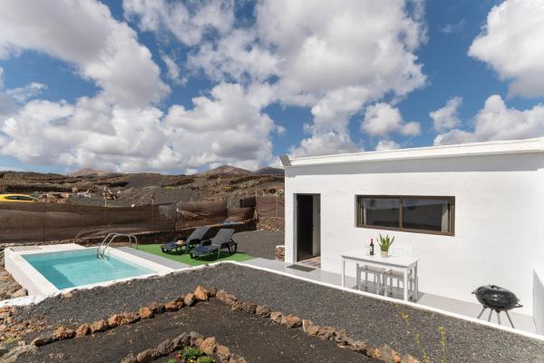 A la foto es mostra l'objecte Casa Jonas situat a la ciutat de Tías.