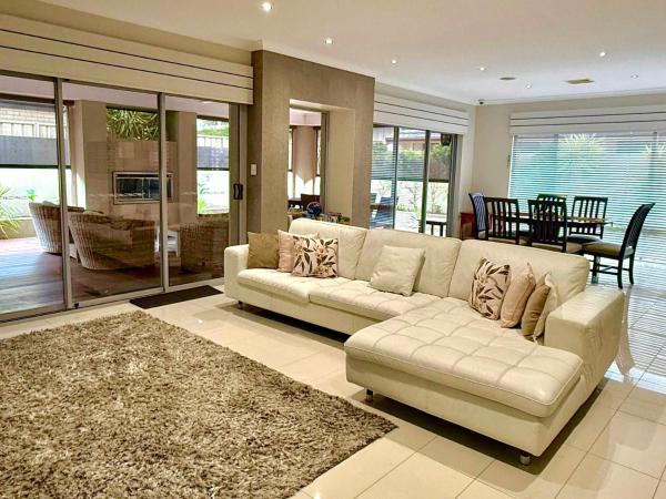 15 Luxury Exec Living Outdoor Oasis 4br & Parking - Mandurah