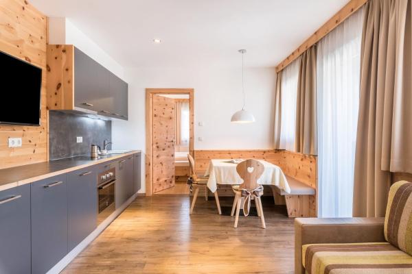 Na fotografii je vidět objekt Apartments Marialisa Superior Tulpe nacházející se ve městě Chiusa.