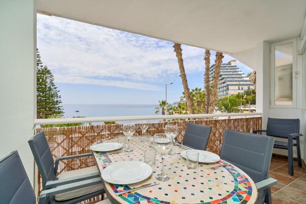 A la foto es mostra l'objecte Piso con vistas increibles del mar situat a la ciutat de Almuñécar.