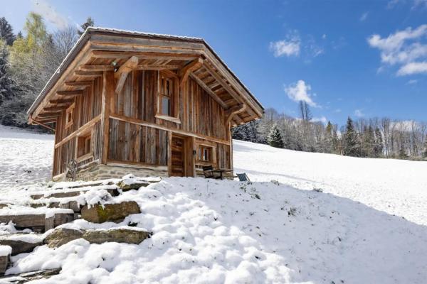 På bildet vises objektet Mazot des aravis som ligger i byen Combloux.