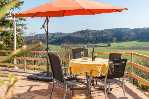 Na zdjęciu widoczny jest obiekt Ferienparadies Bodensee Fewo2 położony w mieście Billafingen.