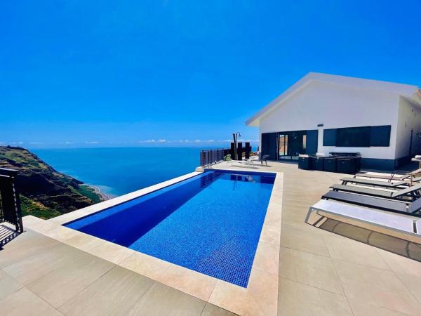 写真にはアルコ・ダ・カリェタ市にあるVilla Camacho xxviiが写っています。