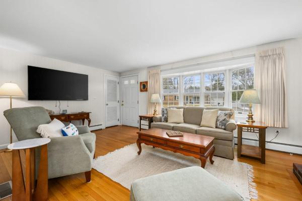 The Sail Away - Cnt - Ew132 - Barnstable, MA
