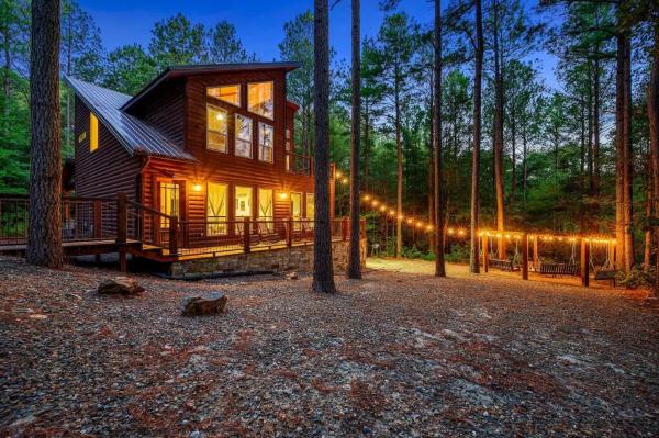 Aspen Creek Lodge - Spacious Luxury Cabin Retreat - Broken Bow, OK