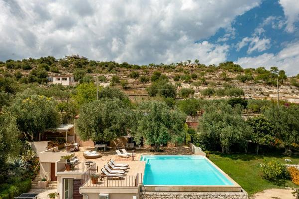 Infinity Pool Villa Amongst Citrus Groves In Noto - Noto