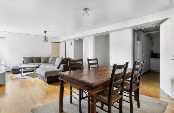 På bildet vises objektet 2 bedrooms 1 bathroom kitchen apartment som ligger i byen Rönninge.