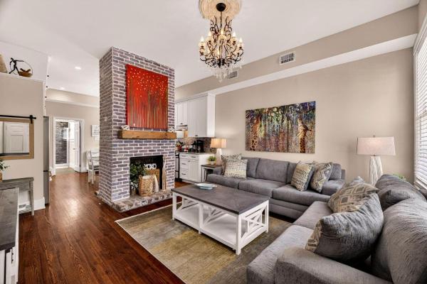Squareside Serenity By Lucky Savannah - Savannah, GA
