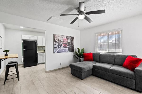 Sleek 2-bed 1-bath Home Near Fort Bliss - North Hills - El Paso