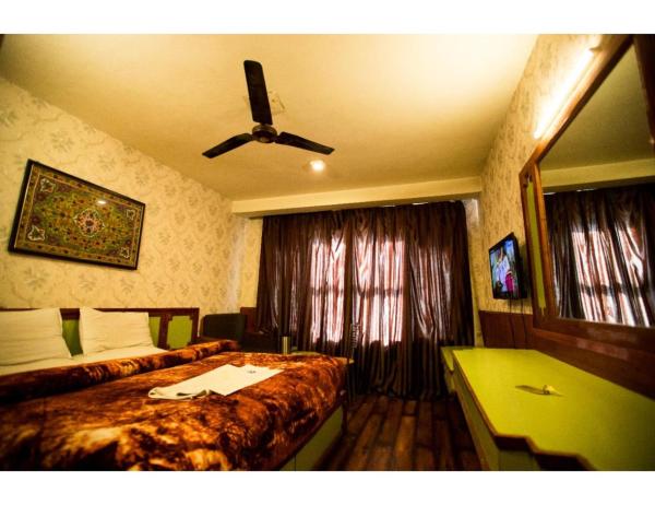Standard Hotel And Restaurant, Srinagar - Srinagar