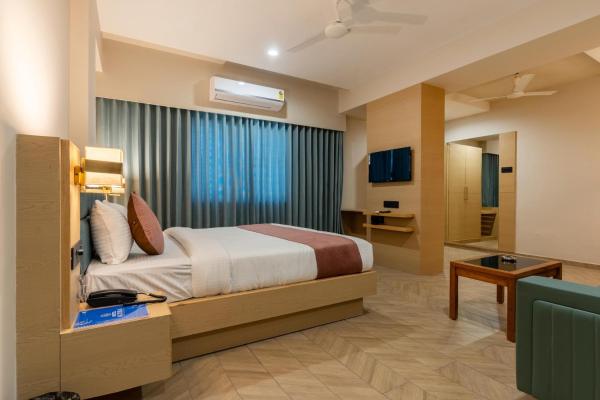 Hotel Altura Chhatral - Kadi
