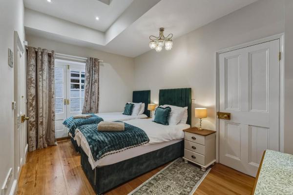 Large 4-bedroom Home Parking 5 Min Walk Centre - Wroxham