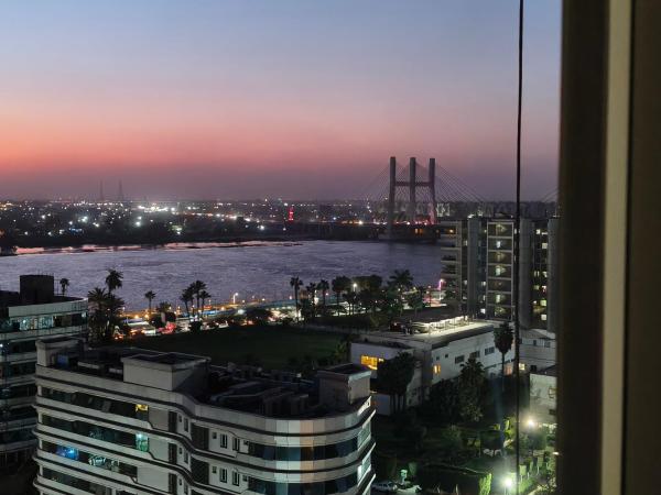 Amazing Apartment Nile And Garden View Overlooking Nasser Institute Gardens شقة فاخرة بإطلالة مميزة على النيل و علي حدائق معهد ناصر - Cairo