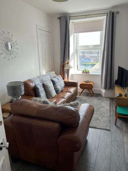 Centrally Located 1 Bed Modern Flat With Harbour Views - Scotland