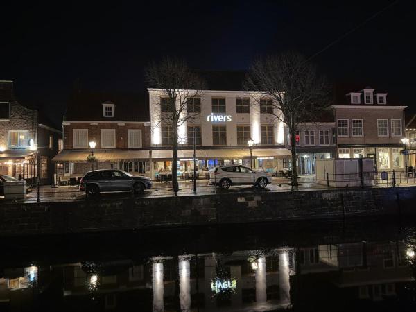 På bildet vises objektet Rivers Hotel som ligger i byen Sluis.