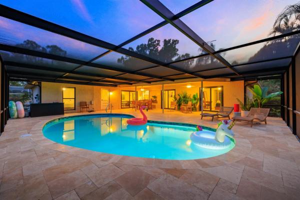 Heated Saltwater Pool Near Beaches By Indian Rocks - Madeira Beach, FL