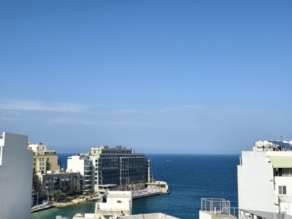 Mansions, Cozy Penthouse With Seaview & Bbq - La Valette