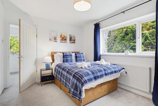 Spacious, Comfy, 3 Bed House - Free Parking - Quiet Area - Near Solihull, Nec, Airport - Solihull