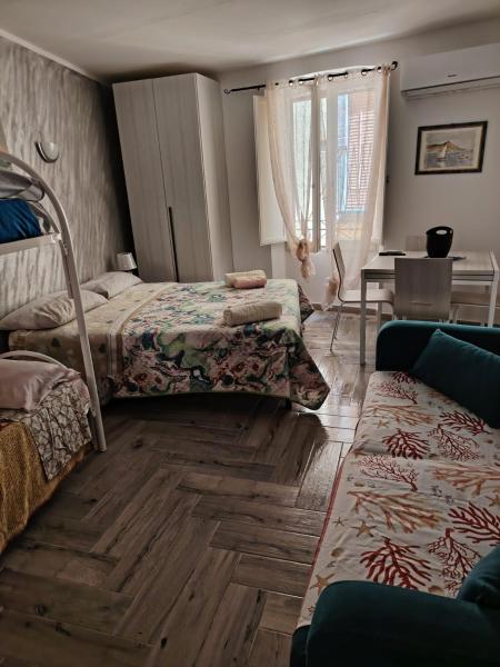 A la foto es mostra l'objecte Casa vacanze su sorighe. situat a la ciutat de Bosa.