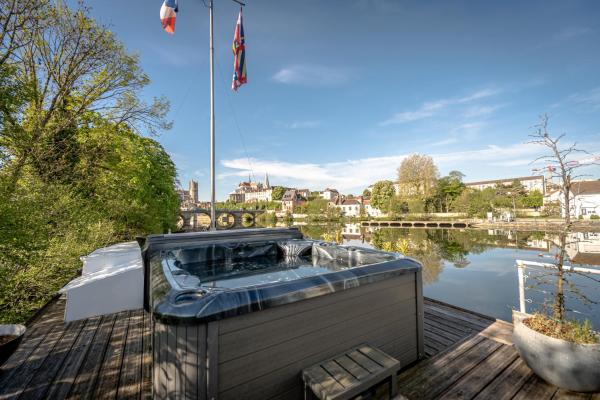 Ainos Louanges - Bail Partner - Yonne