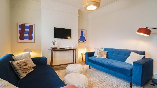 Stylish 4-bed Home With Free Parking In Crookes - Sheffield