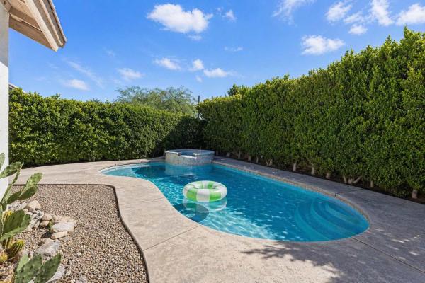 Navigate Stays Luxe Palm Springs Poolside Escape - Palm Springs, CA
