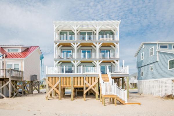 Saltwater Blessing By Oak Island Accommodations - Oak Island, NC