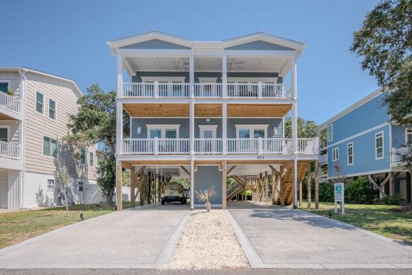 Bluebonnet Bungalow By Oak Island Accommodations - Oak Island, NC