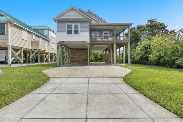 Bonne Mer By Oak Island Accommodations - Oak Island, NC