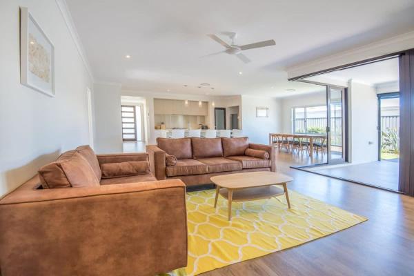 Bright Spacious Noosa Family Home - Peregian Beach